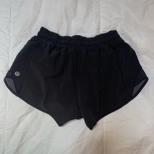 black lulu lemon hotty hot shorts size 0
